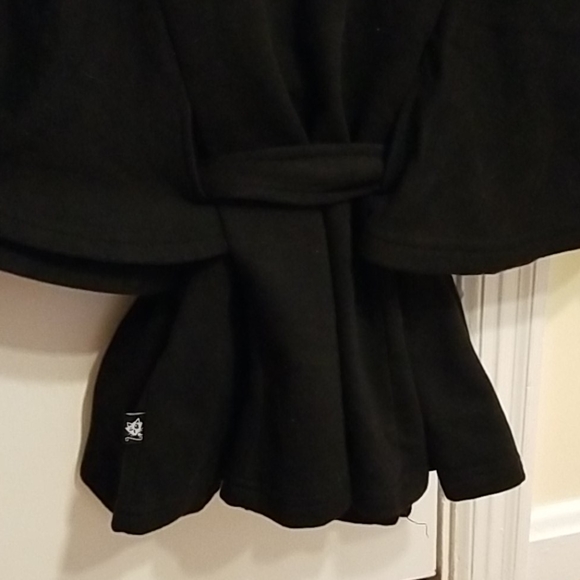 Donating 1/6/2024 L.A. KITTY blazer in black - Picture 6 of 8